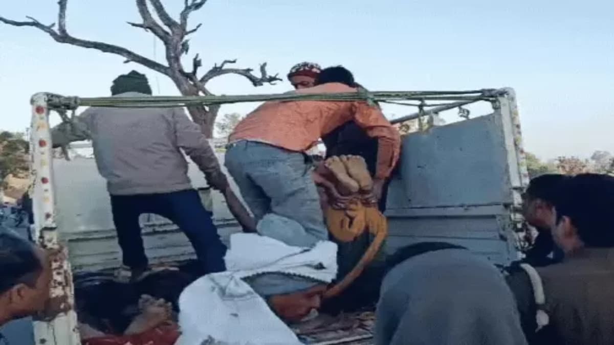 सोनभद्र में महाकुंभ से लौट रहे 4 श्रद्धालुओं की मौत, ट्रेलर ने मारी टक्कर