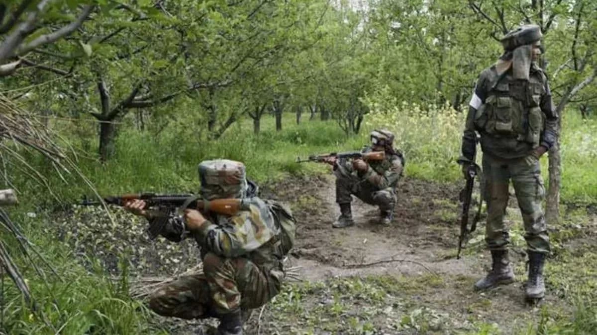 छत्तीसगढ़ में सुरक्षाबलों से मुठभेड़ में 2 नक्सली ढेर, 1 जवान शहीद