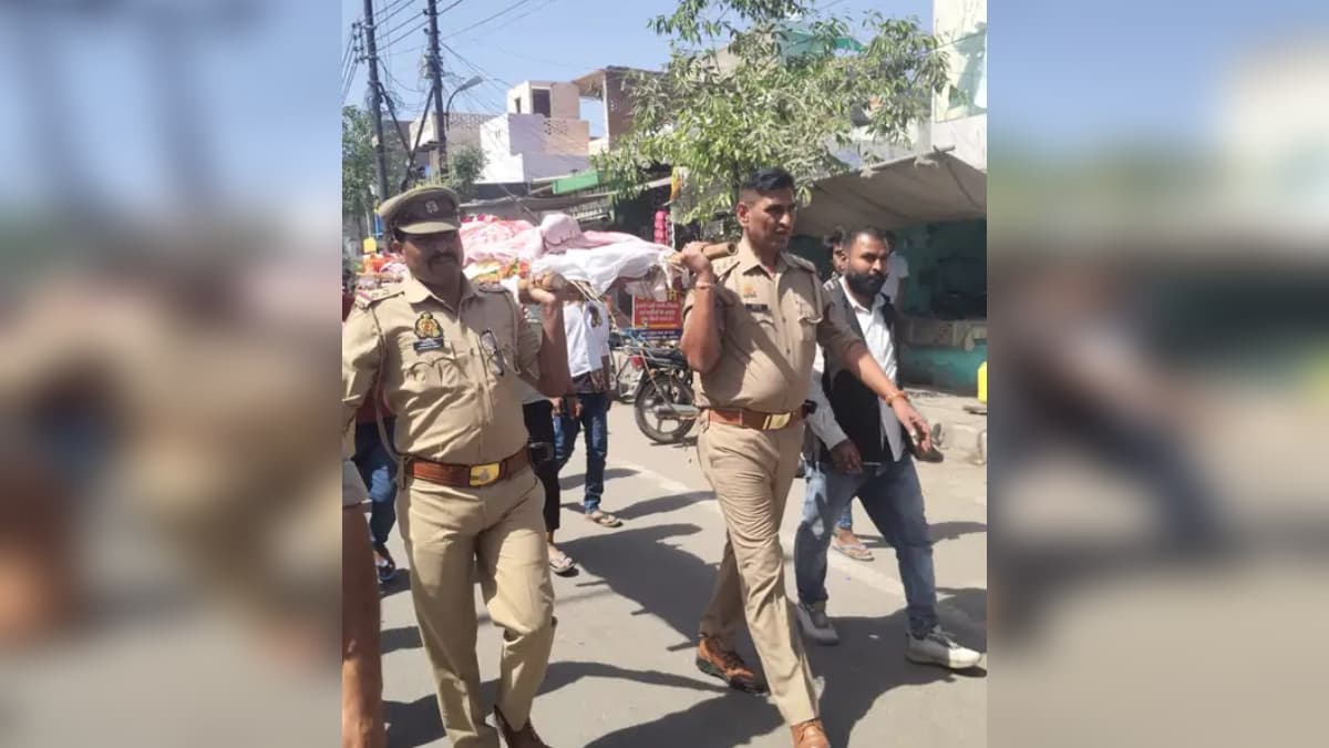 आगरा पुलिस ने दिया विवाहिता की अर्थी को कंधा, बेटे को ढूंढकर दिलाई मुखाग्नि