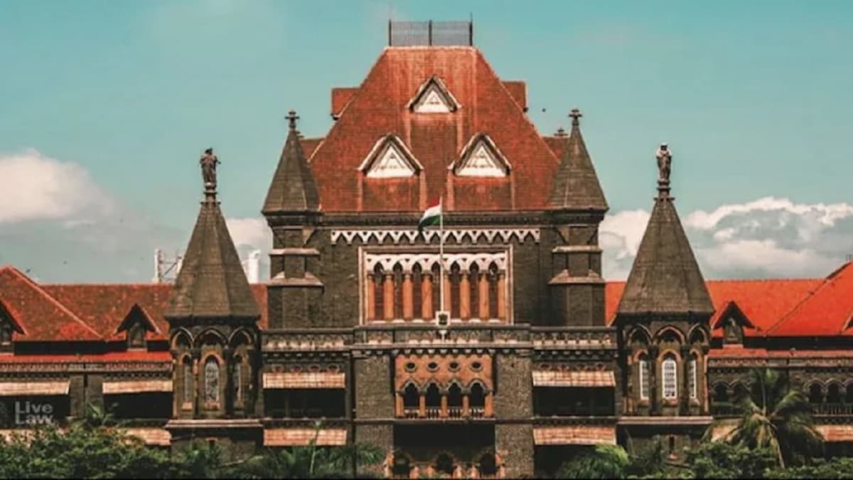 'महिला कलीग को देखकर ये रेशमी जुल्फें गाना यौन उत्पीड़न नहीं', बैंकर को बॉम्बे हाई कोर्ट से मिली राहत