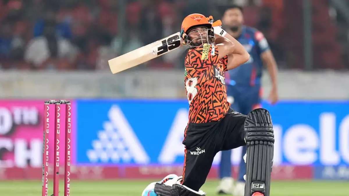 DC vs SRH: कौन हैं अनिकेत वर्मा? जिन्होंने दिल्ली के खिलाफ तूफानी बल्लेबाजी से मचाया तहलका