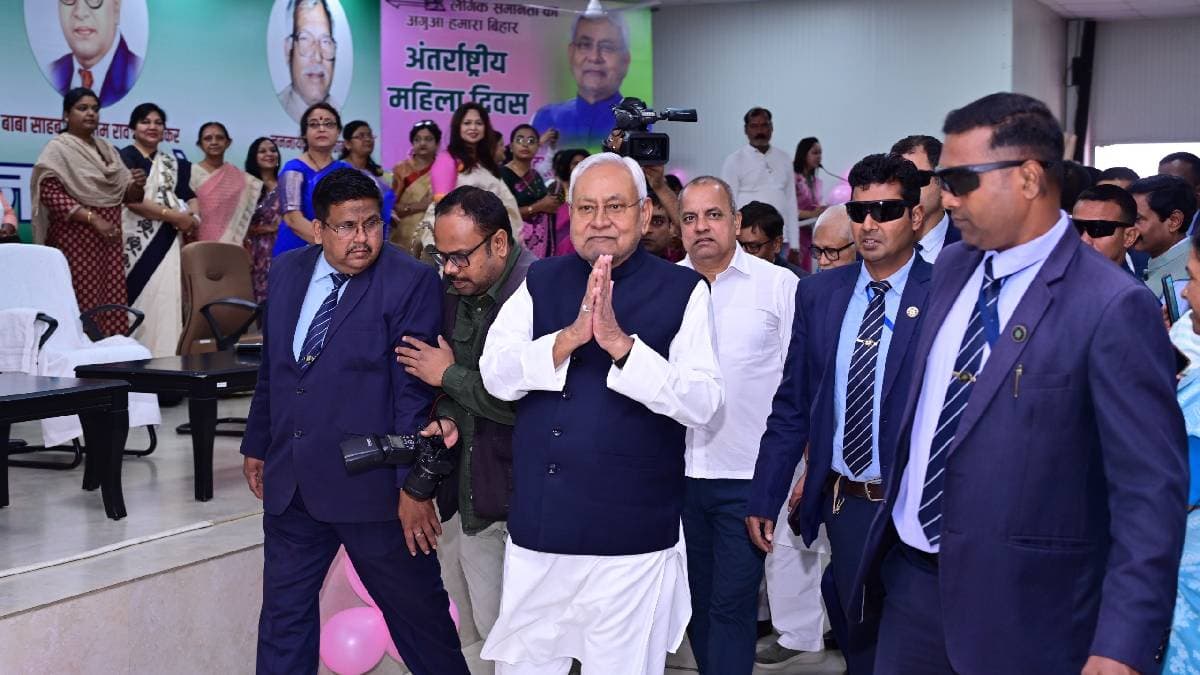 Internantional Women's Day: नीतीश ने दी महिलाओं को खास सौगात, मॉडल ट्रैफिक पोस्ट का किया उद्घाटन