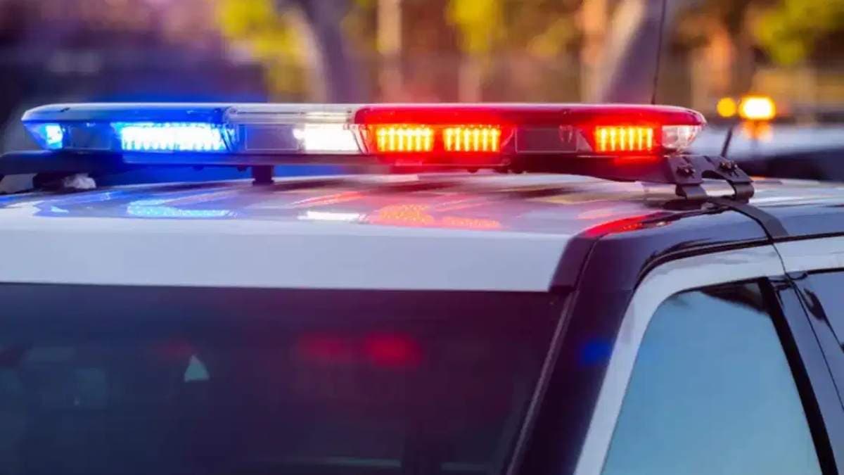 दस रुपये के लिए काट दी बाप की गर्दन, सिर लेकर पहुंचा पुलिस स्टेशन