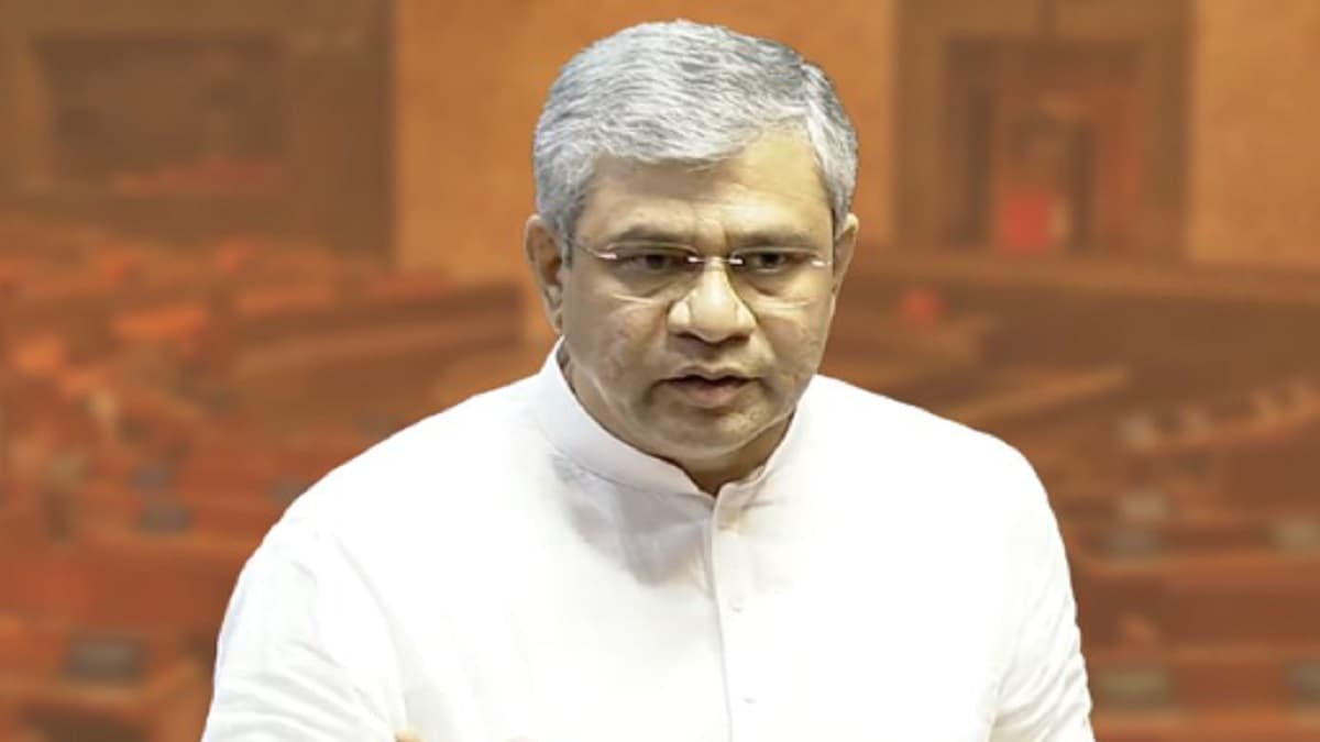 'भारत में रेल भाड़ा पड़ोसी देशों में सबसे कम', अश्विनी वैष्णव बोले-10 साल में 5 लाख नौकरियां दीं