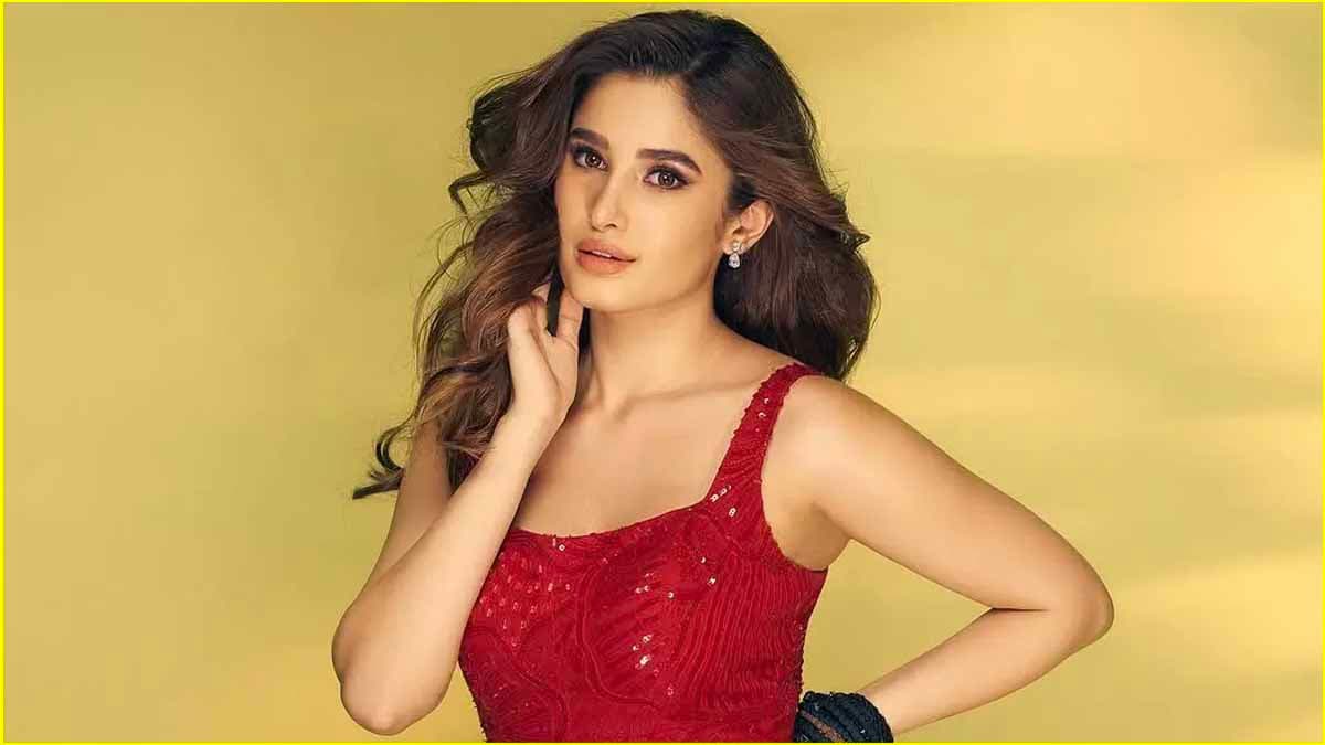 राशा थड़ानी को 19 साल में मिला कौन-सा टैग? 20 की दहलीज पर कदम रखने से पहले दिया 'आइटम नंबर'