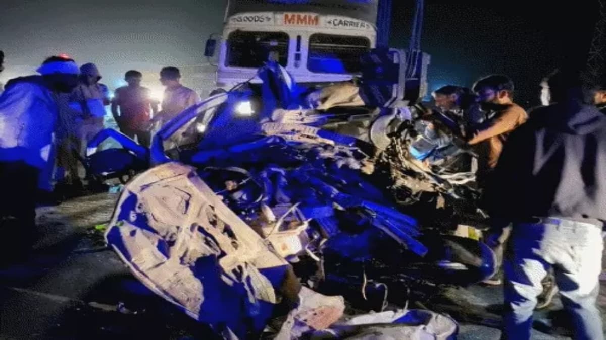 सिरोही में भीषण सड़क हादसा, ट्राॅले से टकराई कार, पति-पत्नी समेत 6 लोगों की मौत