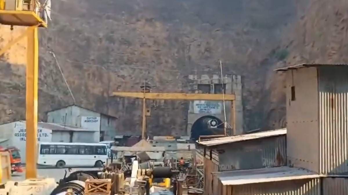 Telangana tunnel collapse: फंसे हुए लोगों को बचाने में तैनात होंगे रोबोट, 22 फरवरी से फंसे हुए हैं मजदूर