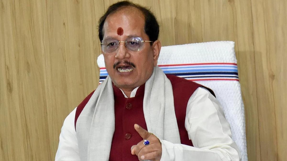 'माफिया पर नकेल कसेंगे...' डिप्टी सीएम विजय कुमार सिन्हा का बड़ा बयान, परिवहन अधिकारियों को दिए ये आदेश
