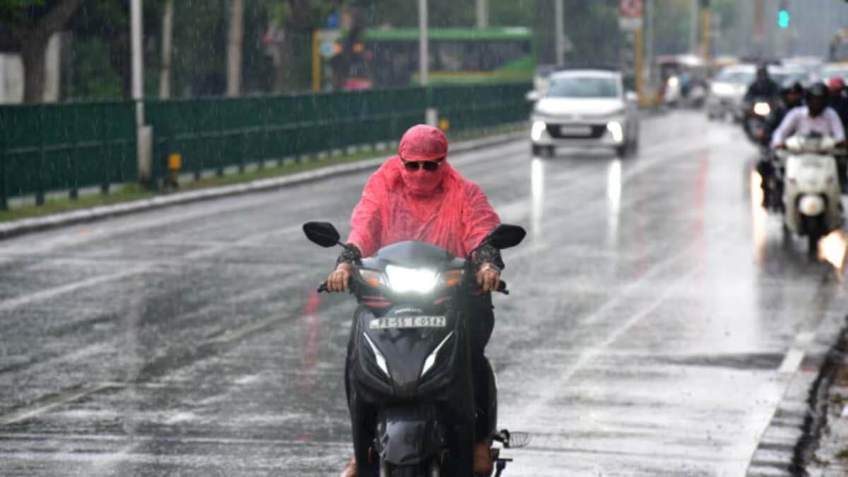 UP-Bihar Weather: बिहार के 12 जिलों में बारिश का येलो अलर्ट, जानें कैसा रहेगा उत्तर प्रदेश का मौसम