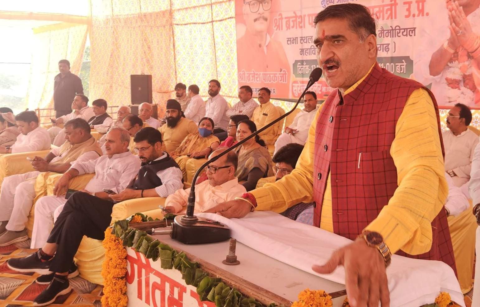'AMU में मनाई जाएगी होली, मारपीट करने वाले को ऊपर पहुंचा देंगे'- विवाद के बीच बीजेपी सांसद का बयान हो रहा वायरल