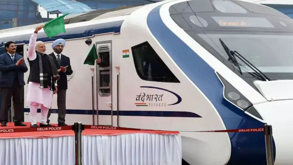 कश्मीर को पहली वंदे भारत ट्रेन की सौगात, पीएम मोदी 19 अप्रैल को दिखाएंगे हरी झंडी