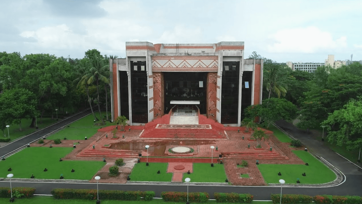 क्या डिग्री वाकई मायने रखती है? IIM की छात्रा को मिली 3.5 लाख रुपये महीने की इंटर्नशिप
