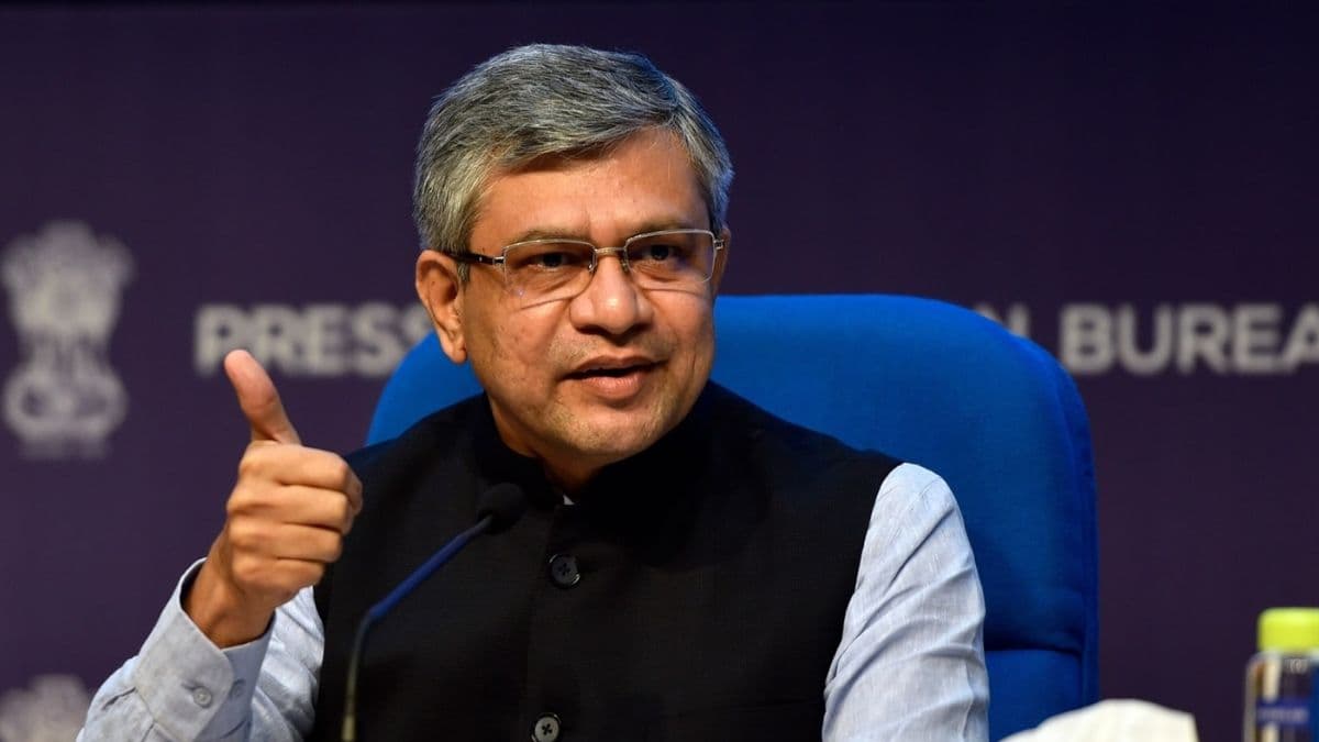 भारत के इलेक्ट्रॉनिक प्रोडक्शन में रिकॉर्ड उछाल, 10 साल, 5 गुना बढ़ोतरी... मिलीं 25 लाख नौकरियां