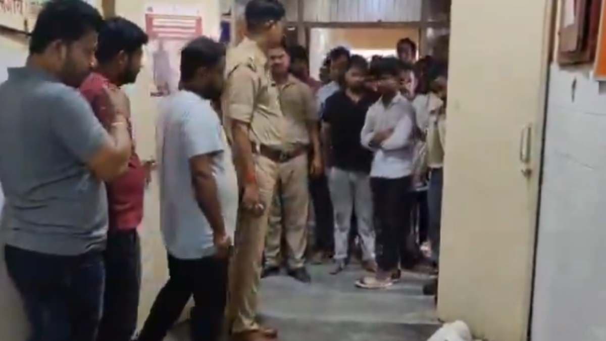 बस्ती में दर्दनाक हादसा; 6 महीने का बेटा, डेढ़ साल की बेटी और मां की मौत, कैसी है पिता की हालत