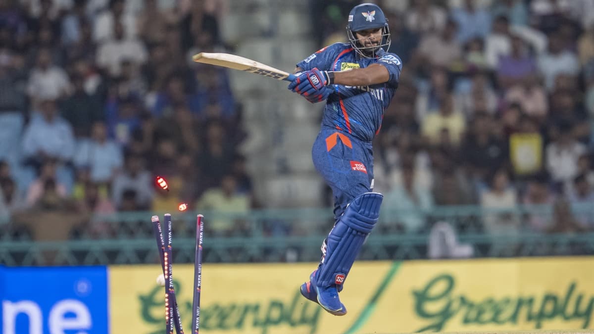 LSG vs DC: पूरन के लिए 'काल' बना ये गेंदबाज, पिछली 5 पारियों से लगातार कर रहा है आउट