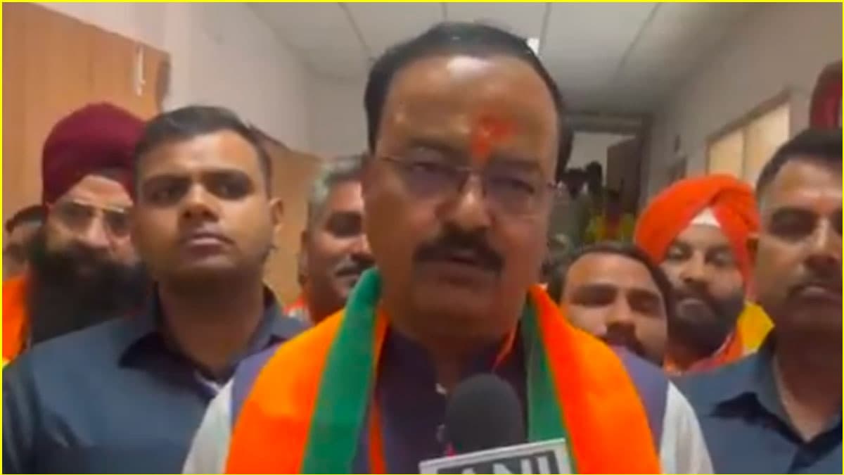'गुंडे आग में घी...' अखिलेश यादव के आगरा दौरे पर भड़के केशव प्रसाद मौर्य, पलटवार कर लगाए ये आरोप