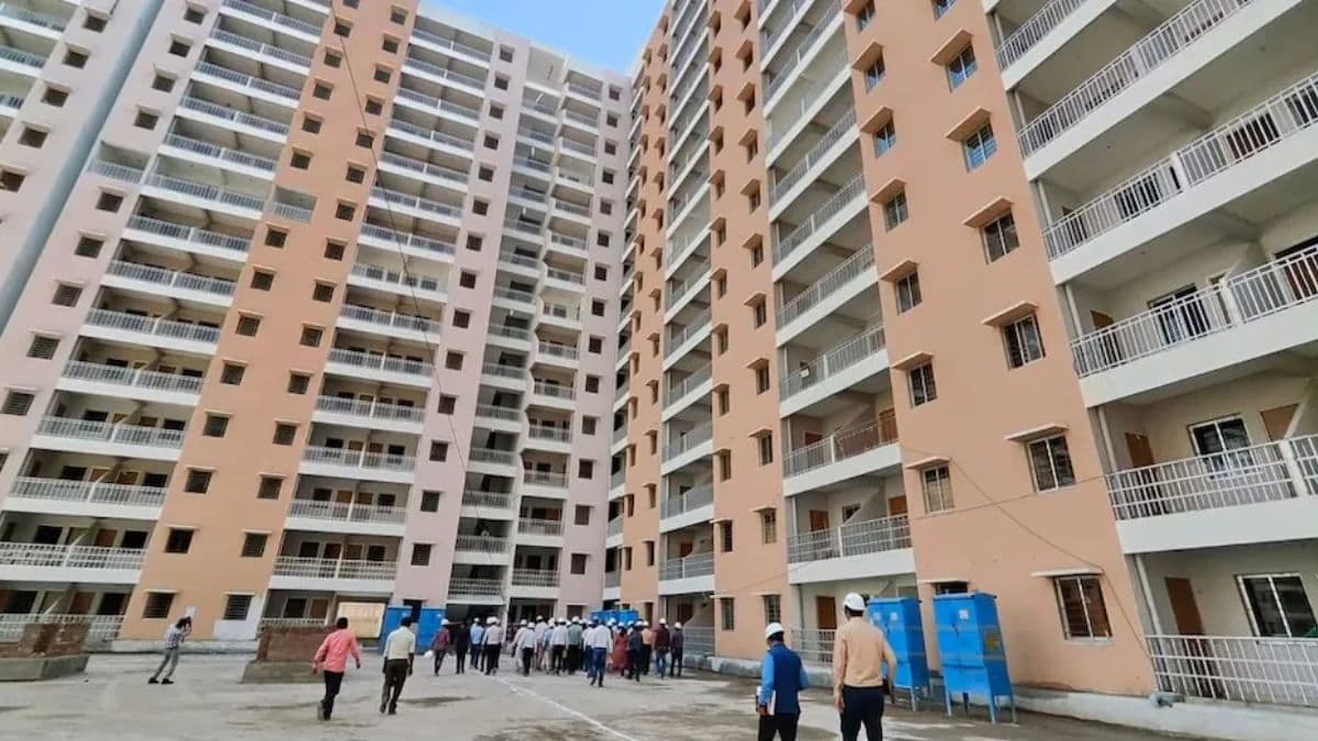 DDA: 30 अप्रैल से पहले कर लें बुकिंग... बाद में नहीं मिलेगा मौका, जानें दिल्ली में सस्ते फ्लैट्स से जुड़ा अपडेट