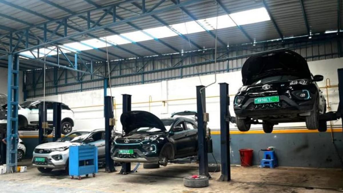 इलेक्ट्रिक कार की आज ही करवा लें सर्विस, बदलते मौसम में नुकसान होना तय