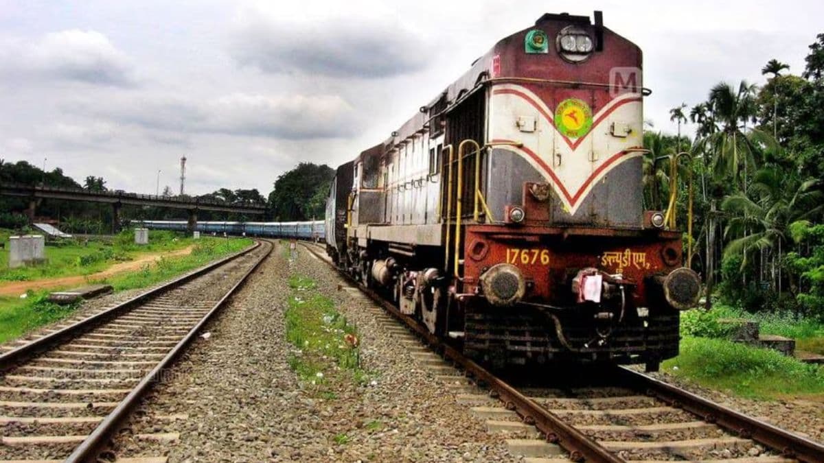 रेलवे ने कैंसिल की कई ट्रेनें, अप्रैल में इस रूट पर जाने वालों को होगी समस्या, देखें लिस्ट