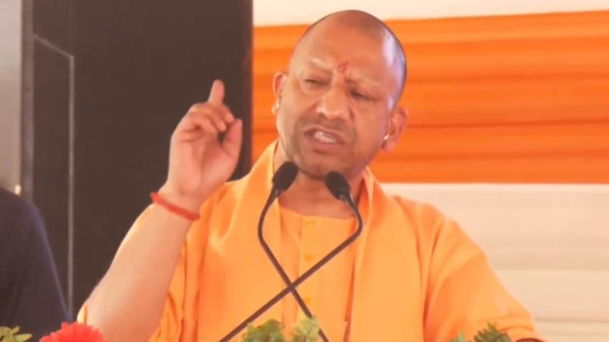 'यूपी से अगले 3 साल में खत्म हो जाएगी गरीबी', मंच से सीएम योगी ने किया बड़ा ऐलान