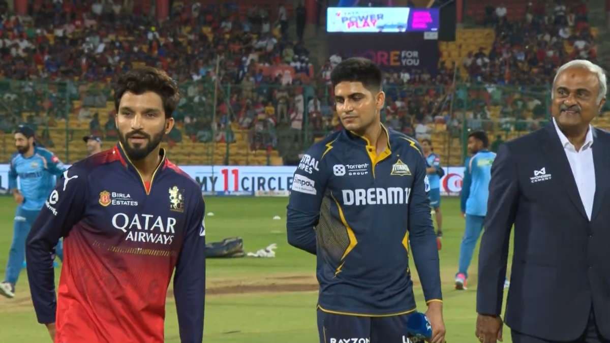 RCB vs GT: गुजरात ने टॉस जीतकर किया गेंदबाजी का फैसला, रबाडा हुए बाहर, देखें प्लेइंग 11