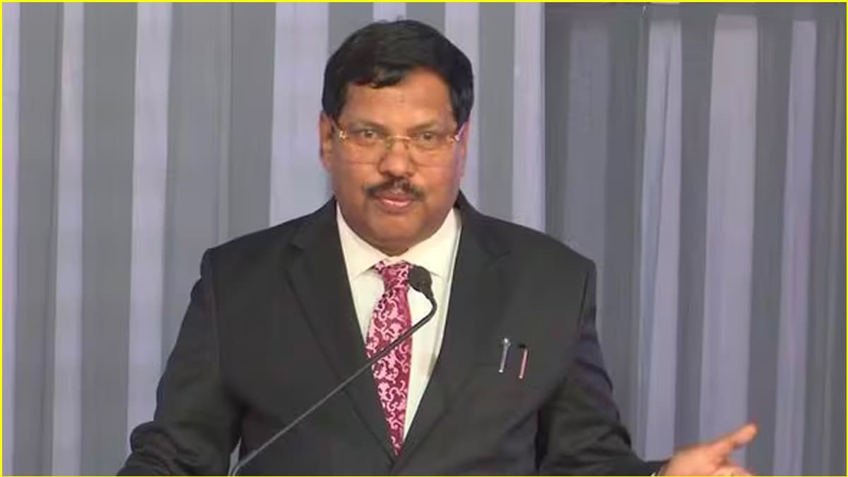 CJI के महाराष्ट्र दौरे पर टूटा प्रोटोकॉल, न DGP आए, न मुख्य सचिव, गवई नाराज