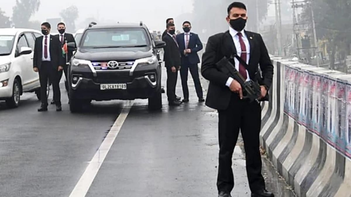 क्या है ब्लू बुक? जिससे तय होती है PM की सुरक्षा, जानें कैसे होता है इसका पालन