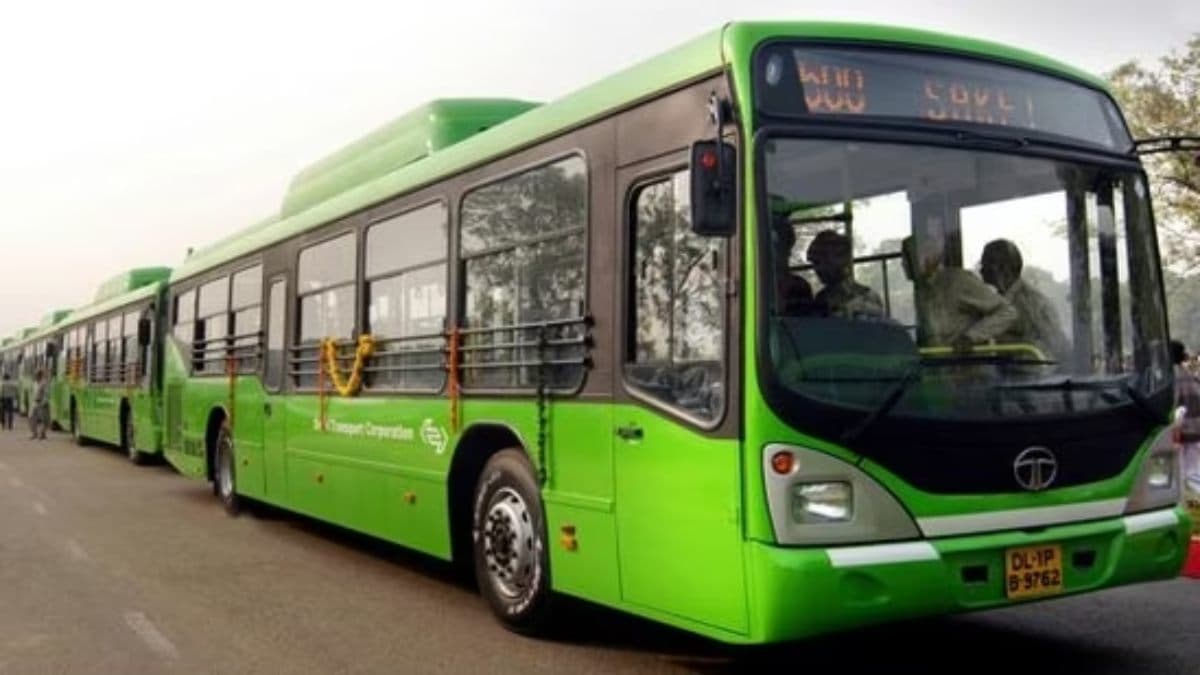 दिल्ली DTC की बसों में UPI से टिकट खरीद सकेंगे यात्री, ग्रीन एनर्जी के लिए उठाए जाएंगे ये कदम