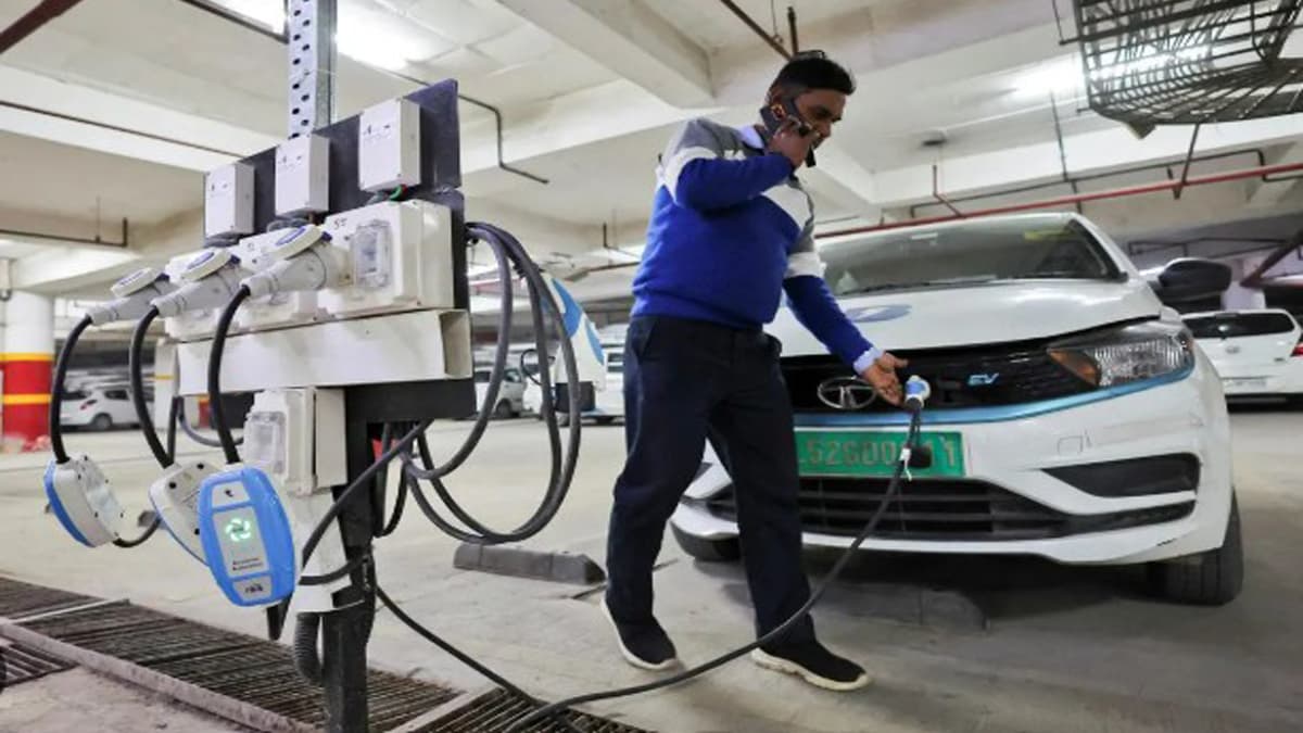 EV charge at night