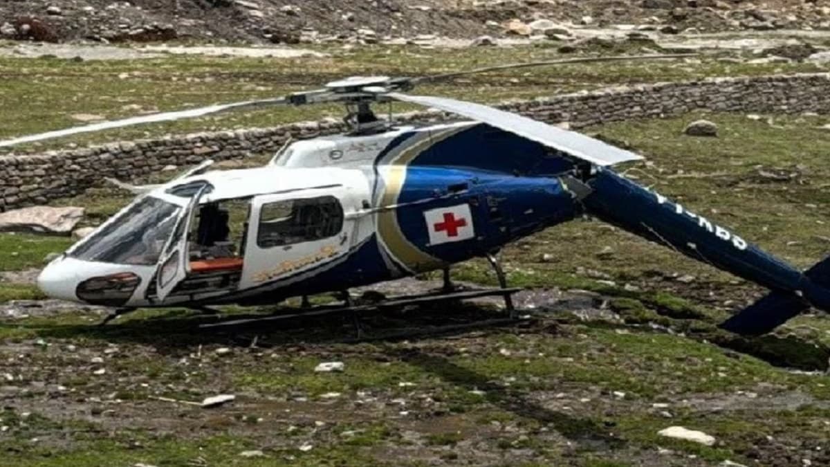 केदारनाथ में हेलीकॉप्टर क्रैश, इमरजेंसी लैंडिंग करते समय हुआ हादसा, पीछे का हिस्सा ब्रेक