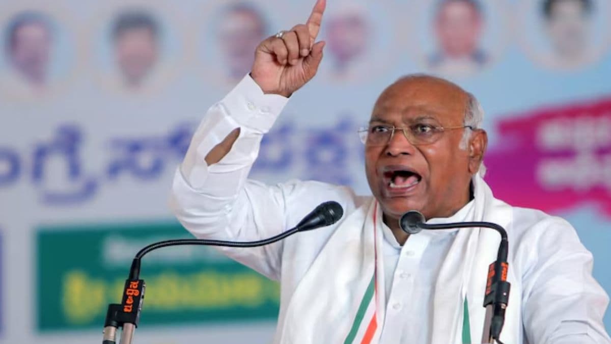 'सरकार कर रही देश को गुमराह', CDS के बयान के बाद कांग्रेस अध्यक्ष खड़गे ने पूछे ये सवाल