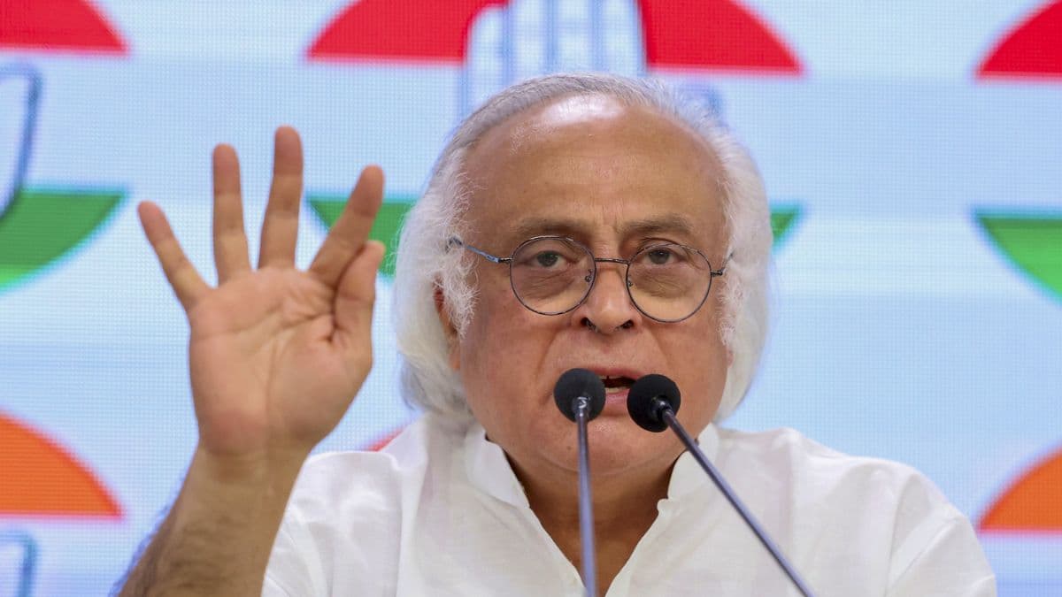 'रक्षा मंत्री ने दो सर्वदलीय बैठक में नहीं दी जानकारी', जयराम रमेश ने पूछे सवाल- सिंगापुर में CDS के खुलासे का क्यों करना पड़ा इंतजार?