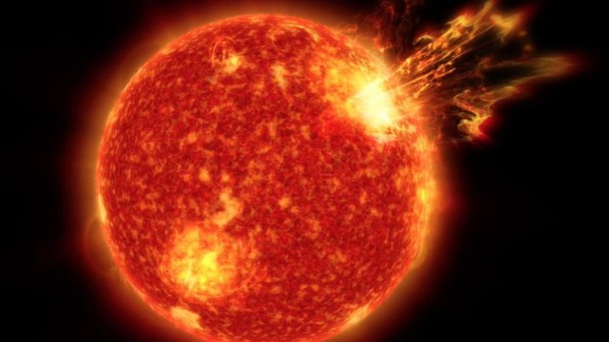 नासा ने दी भयानक सौर तूफान की चेतावनी, धरती पर छा जाएगा अंधेरा