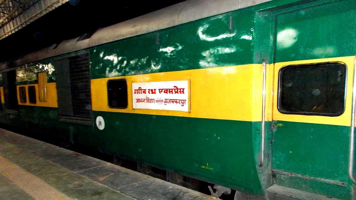 बिहार जा रही ट्रेन में इंजीनियर की बिगड़ी तबियत, गाजियाबाद में तोड़ा दम