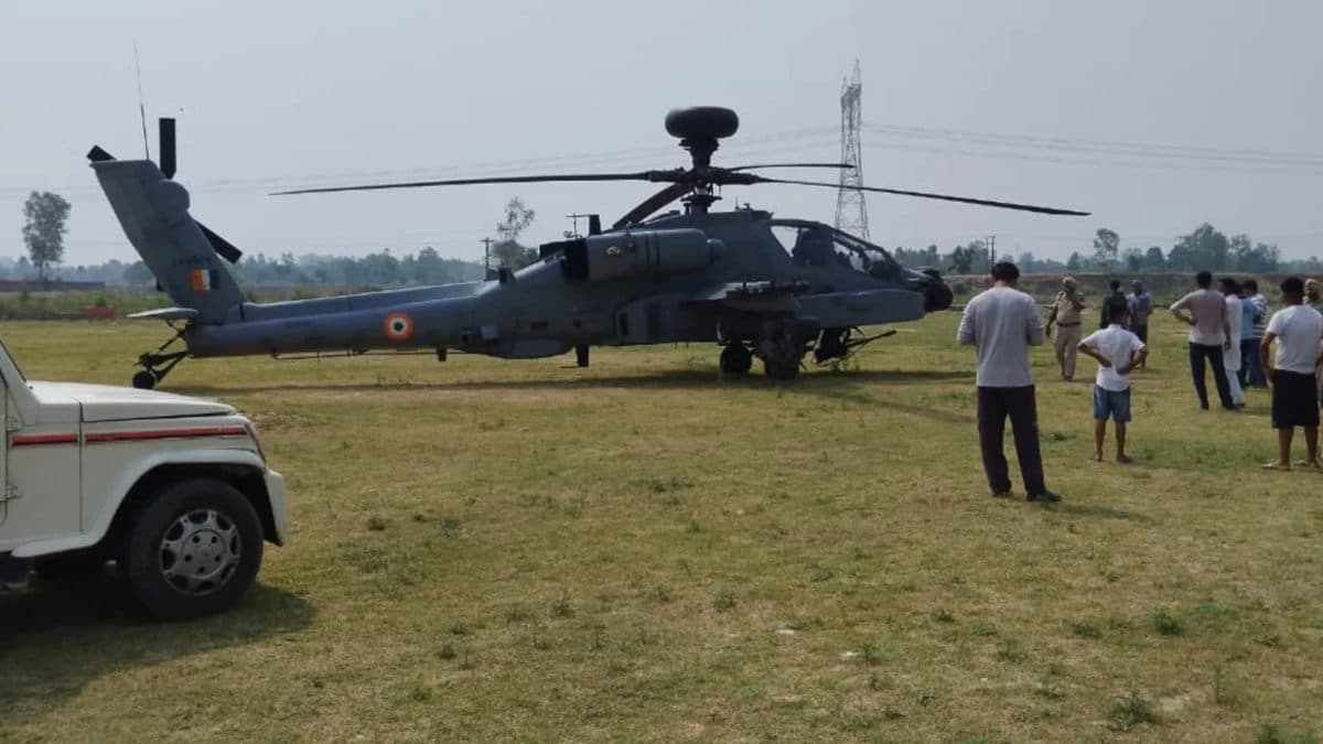 Apache helicopter emergency landing