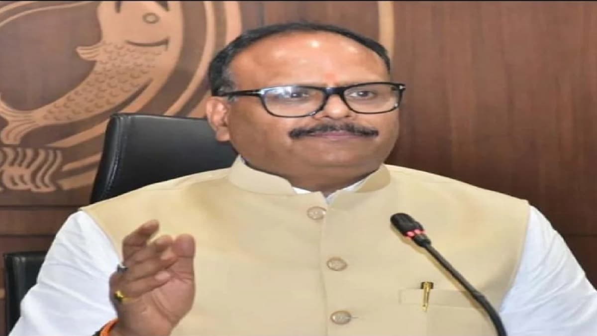 यूपी के डिप्टी सीएम राज्य में सुधारेंगे मेडिकल व्यवस्था, ऑफिसर अब रोज देंगे अपडेट