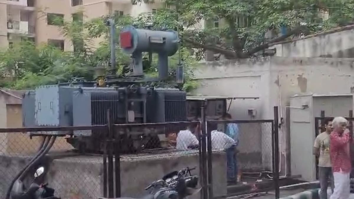 ग्रेटर नोएडा वेस्ट की सोसायटी में बिजली गुल, जानें किस सोसायटी के लोग समस्या से जूझ रहे