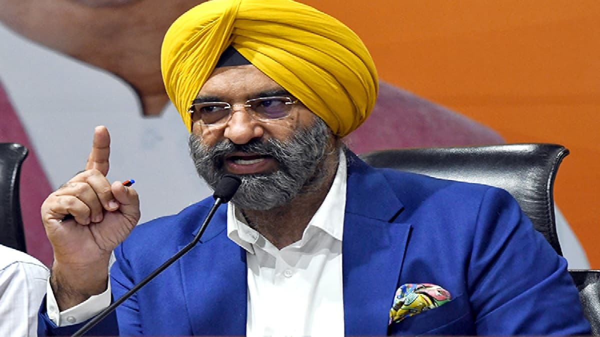 सिरसा माफी मांगे नहीं तो BJP इस्तीफा ले, मनजिंदर सिंह के खिलाफ AAP का विरोध