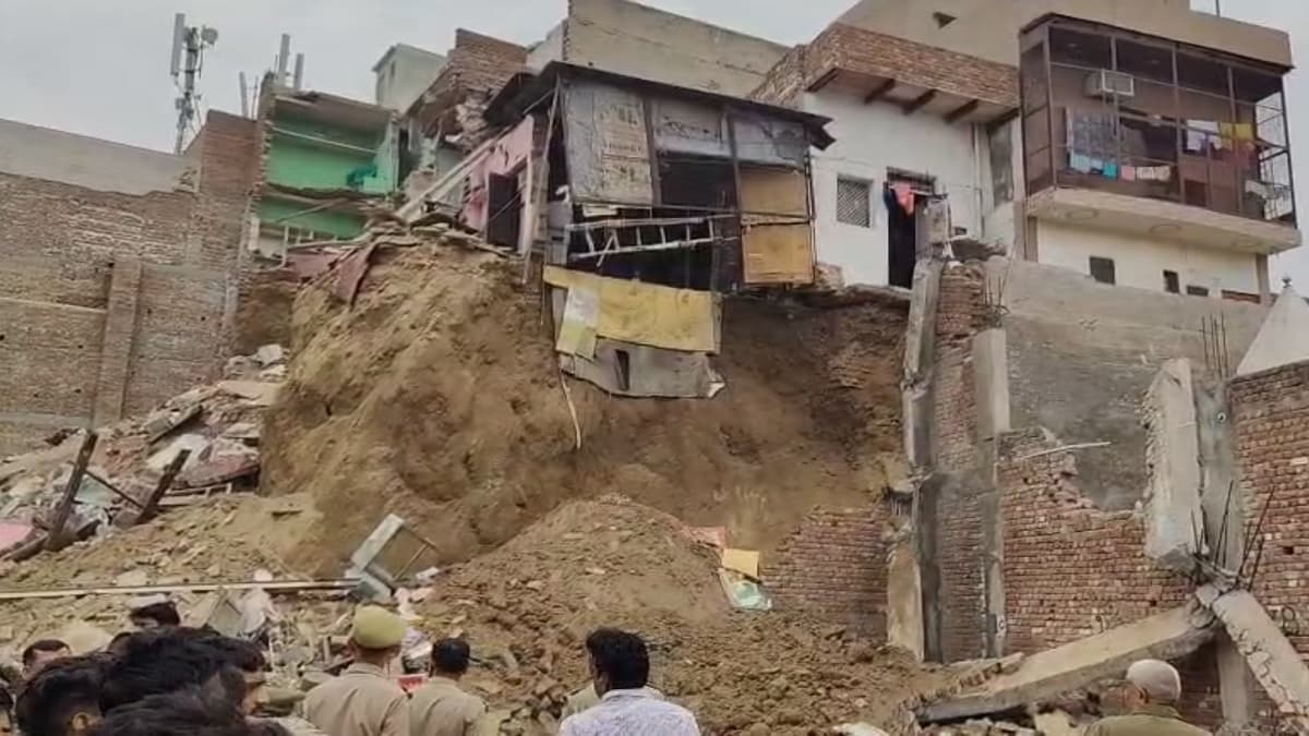 UP के मथुरा में दर्दनाक हादसा, खुदाई करते समय 4-5 मकान गिरे, कई लोगों के दबे होने की आशंका