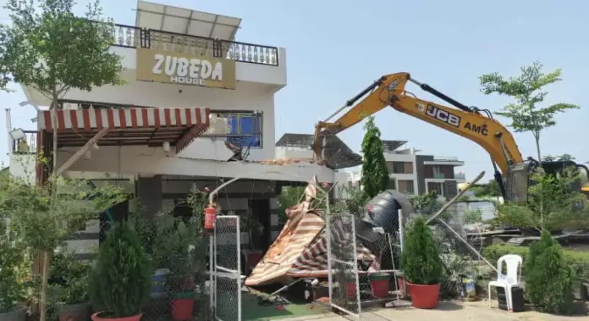 अहमदाबाद: 10 साल से सरकारी जमीन पर कब्जा करके बैठा था नजीर वोरा, प्रशासन ने जुबैदा हाउस पर लिया ये एक्शन
