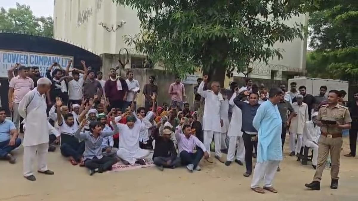ग्रेटर नोएडा में आखिर क्यों ग्रामीणों का पारा हुआ हाई, NPCL हाय-हाय के नारों का जानें राज