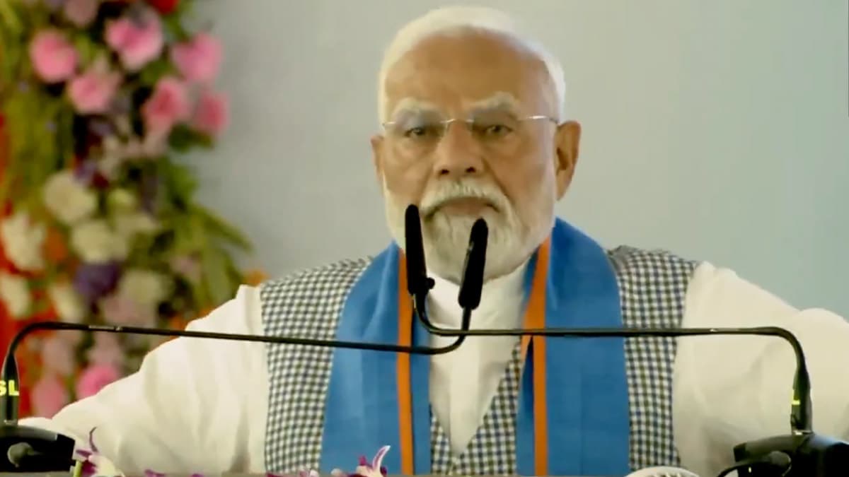 PM Modi Bihar Visit: 'बिहार भारत को दुनिया की तीसरी महाशक्ति बनाएगा', प्रधानमंत्री का सिवान में बड़ा ऐलान