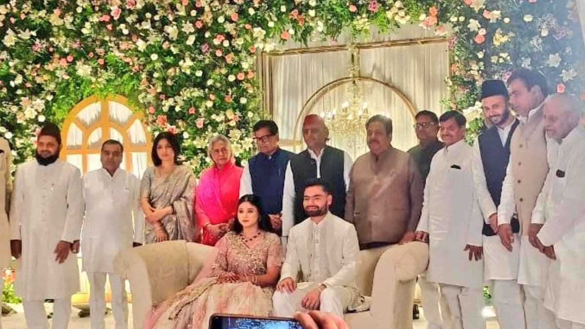 रिंकू सिंह और प्रिया सरोज की सगाई में किस-किस ने की शिरकत? यहां देखें फोटोज