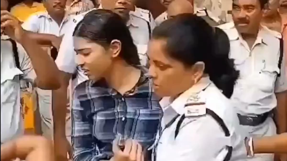 'हमारे दुश्मनों को मिलेगा फायदा...', शर्मिष्ठा पनोली की गिरफ्तारी पर क्या बोली कोलकाता पुलिस?