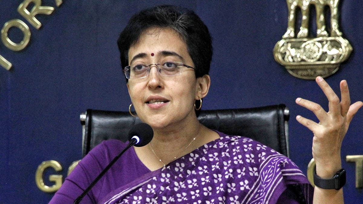 'स्कूलों की फीस बढ़ाने को हरी झंडी...', आतिशी ने सीएम रेखा गुप्ता सरकार से किया सवाल