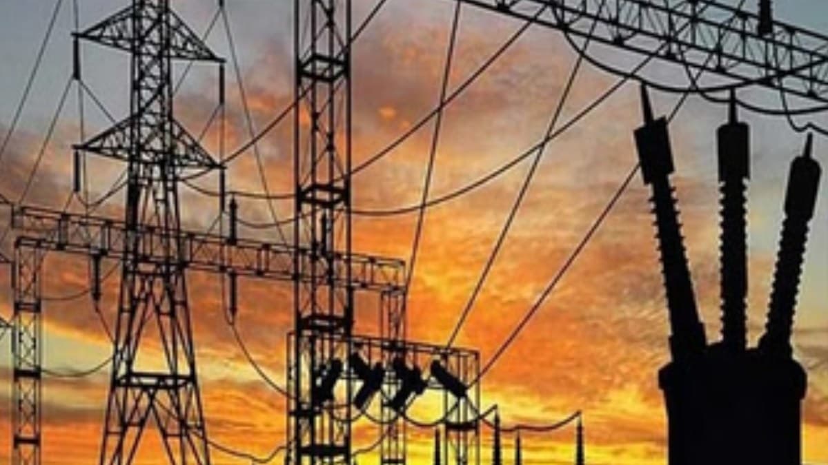 यूपी में तगड़ा झटका देने की तैयारी में बिजली... जानिए गांव से शहर तक कितने प्रतिशत बढ़ेंगी दरें