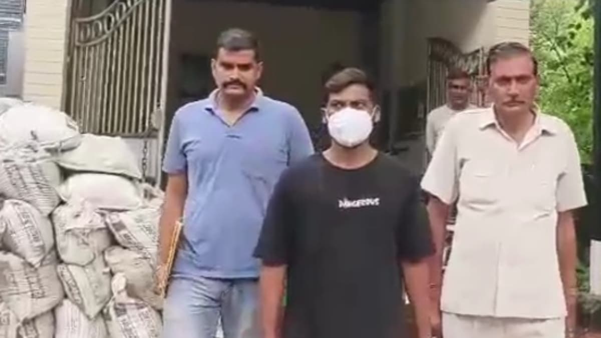 Noida News: नोएडा में 2.89 करोड़ की ठगी के लिए 2 प्रतिशत कमीशन पर दिया था खाता, फर्म मालिक दबोचा