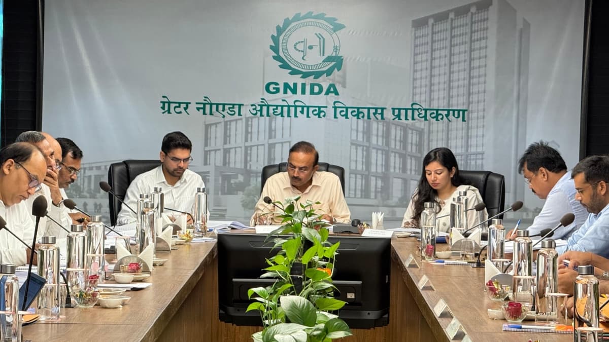 ग्रेटर नोएडा की बोर्ड बैठक में बड़ा निर्णय, फ्लैट आवंटियों के लिए ओटीएस मंजूर, एयरपोर्ट सुरक्षाकर्मियों के लिए स्टाॅफ क्वार्टर