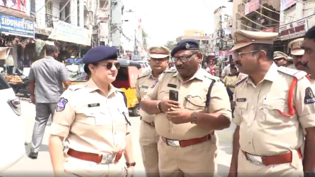 गांजा बेचने वाले ने कोड बताया 'बच्चा आ गया', बच्चे के साथ माल खरीदने पहुंचा कपल