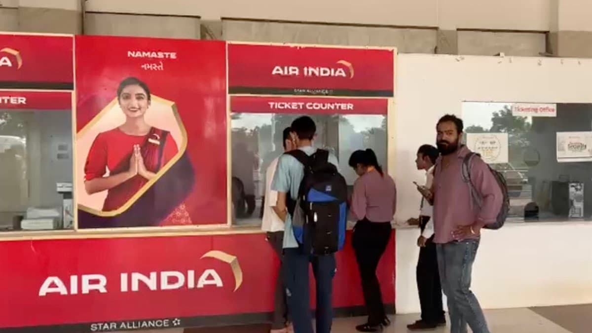 एअर इंडिया की फ्लाइट में बवाल, यात्रियों ने एयरलाइन पर लगाए बदइंतजामी के आरोप, भुज का मामला